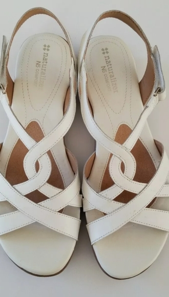 naturalizer sandals